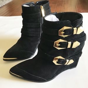 Vince Camino wing tipped ✨ bootie